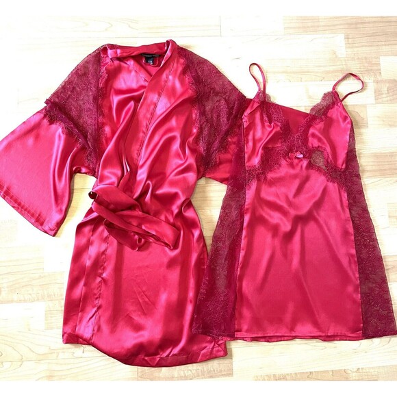 Victoria’s Secret Two Piece Set Nightgown Red Satin Lace Size S/M - Picture 11 of 11